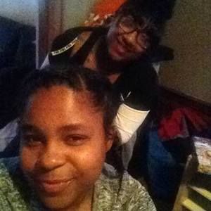 Meet your Posher, Crystal